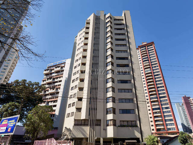 #33 - Apartamento para Venda em Curitiba - PR