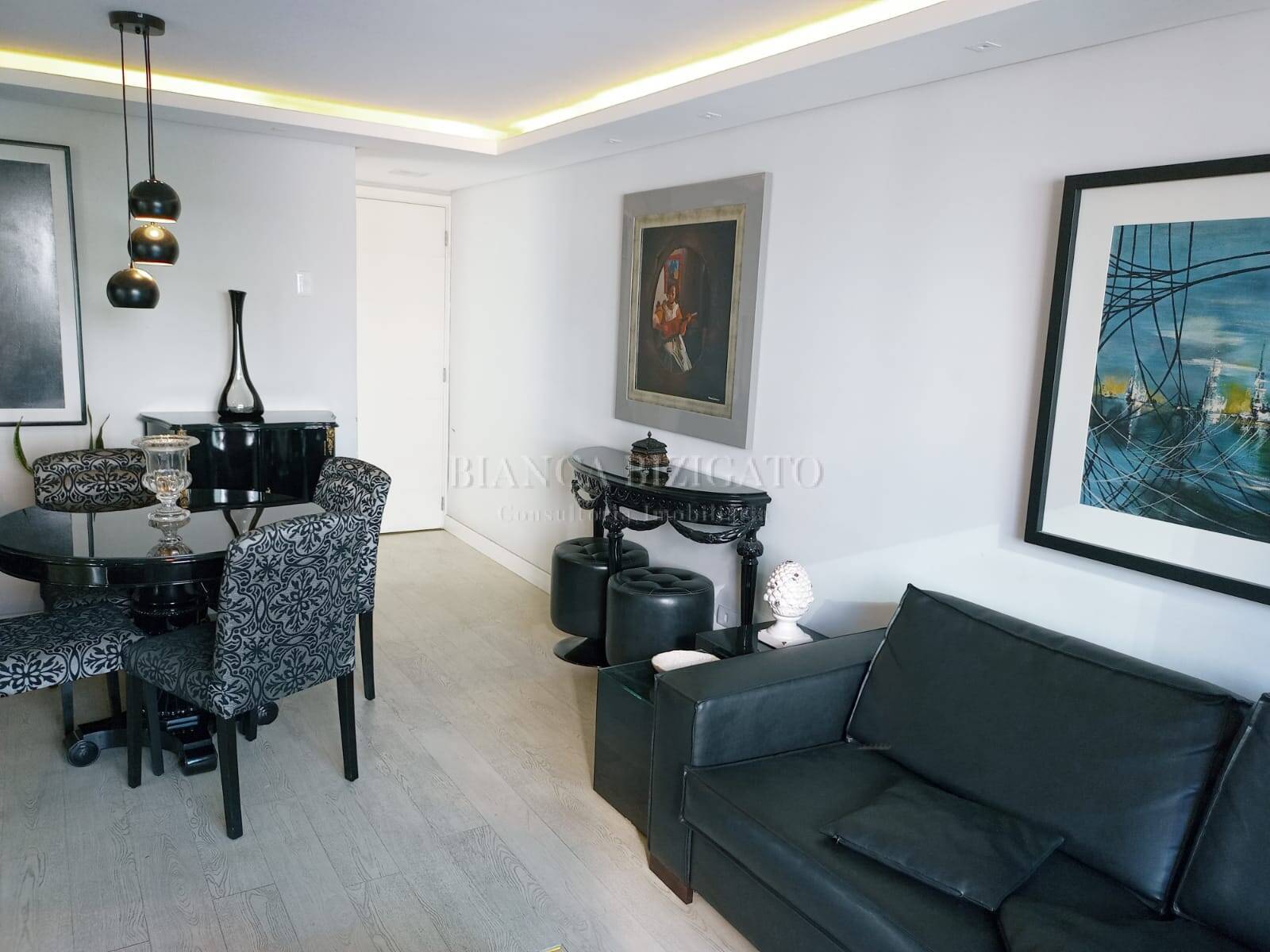 Apartamento à venda com 2 quartos, 67m² - Foto 3