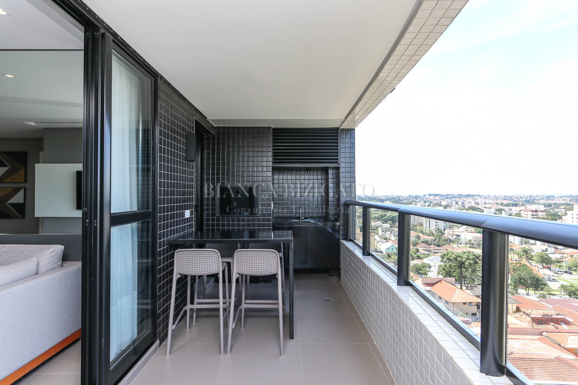 Apartamento à venda com 3 quartos, 106m² - Foto 1