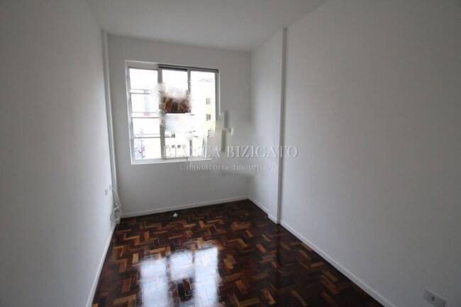 Apartamento à venda com 2 quartos, 84m² - Foto 3