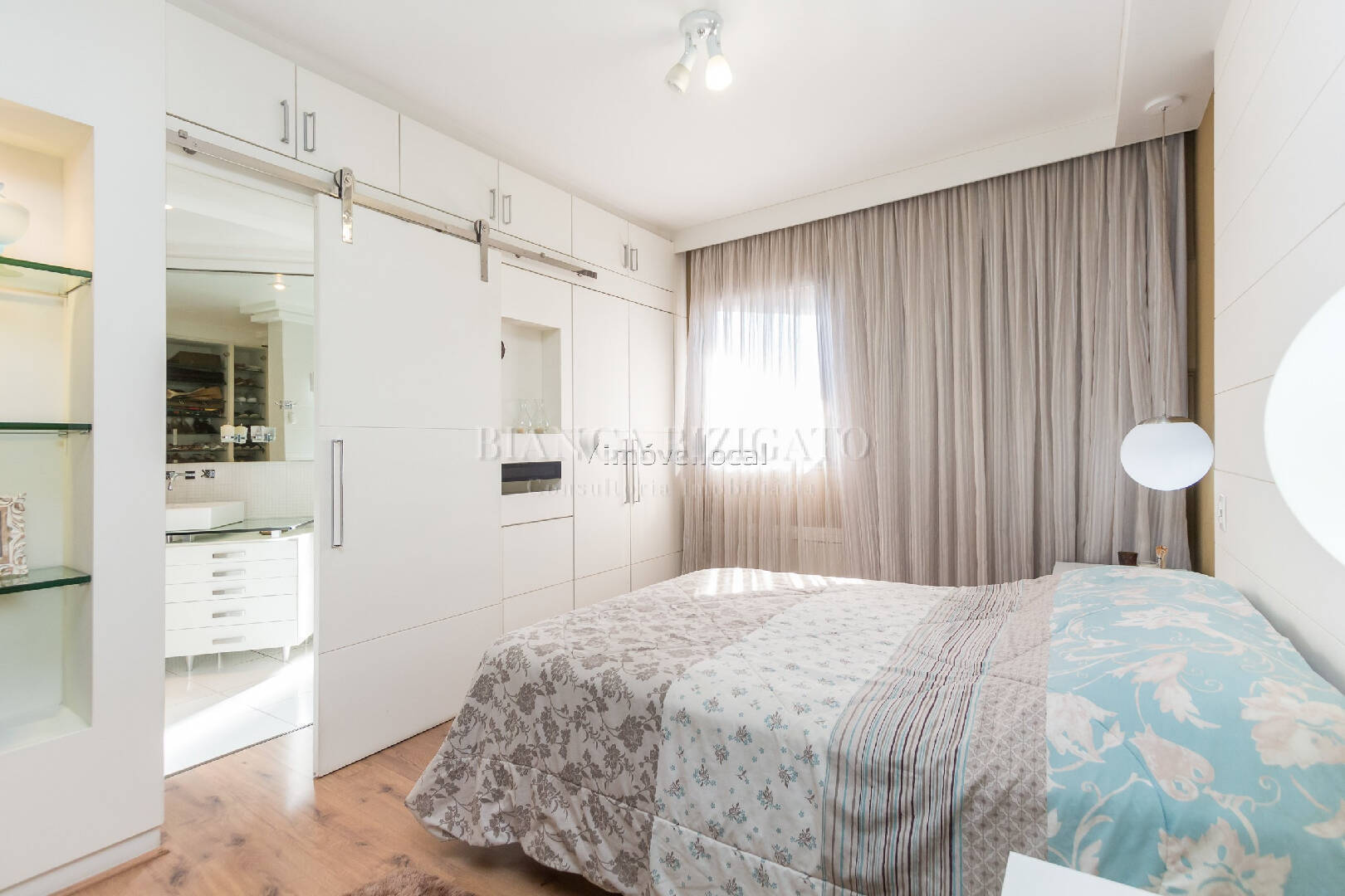 Apartamento à venda com 4 quartos, 230m² - Foto 27