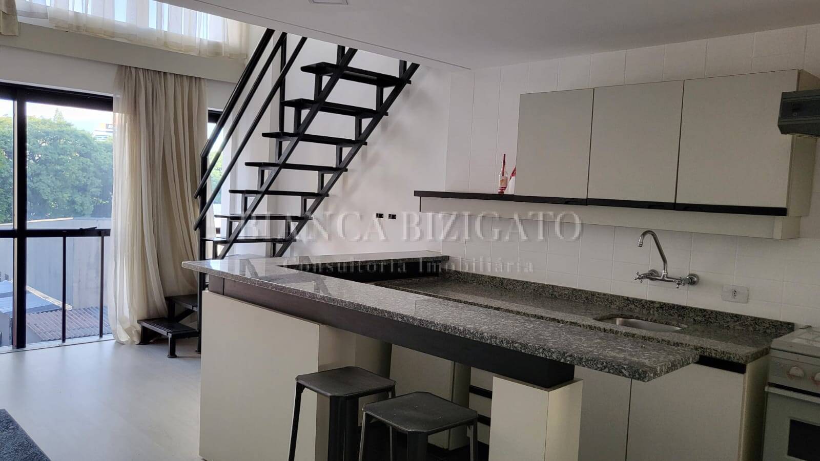 Apartamento à venda com 1 quarto, 47m² - Foto 2