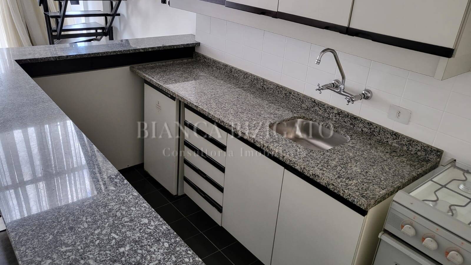 Apartamento à venda com 1 quarto, 47m² - Foto 3