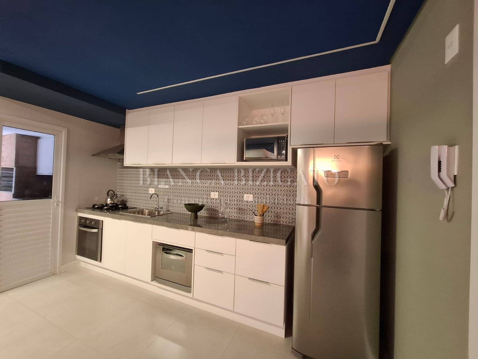 Apartamento à venda com 2 quartos, 72m² - Foto 1