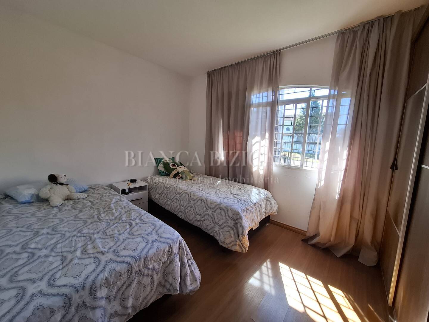 Casa à venda com 3 quartos, 188m² - Foto 4